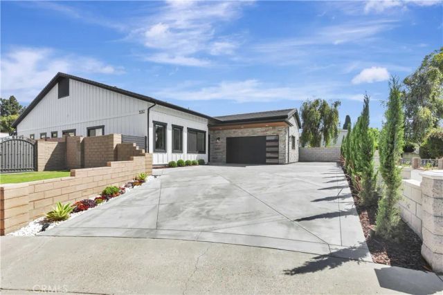 15362 Seine Cir., Irvine, CA 92604