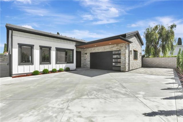 15362 Seine Cir., Irvine, CA 92604