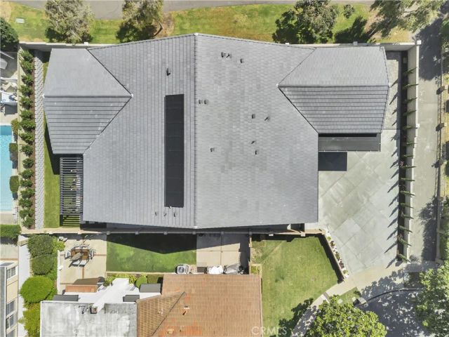 15362 Seine Cir., Irvine, CA 92604