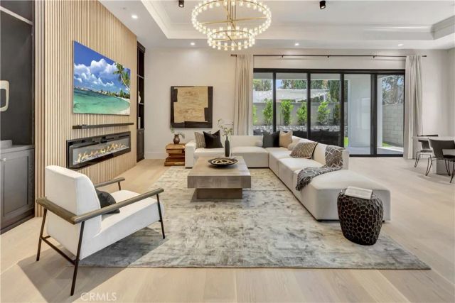 15362 Seine Cir., Irvine, CA 92604