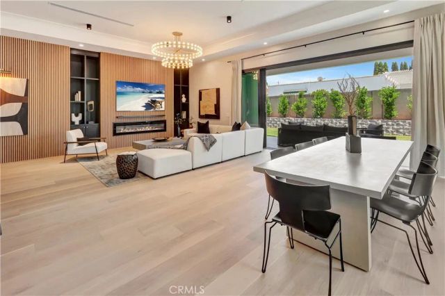 15362 Seine Cir., Irvine, CA 92604