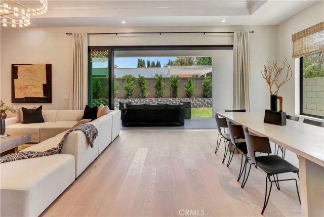 15362 Seine Cir., Irvine, CA 92604