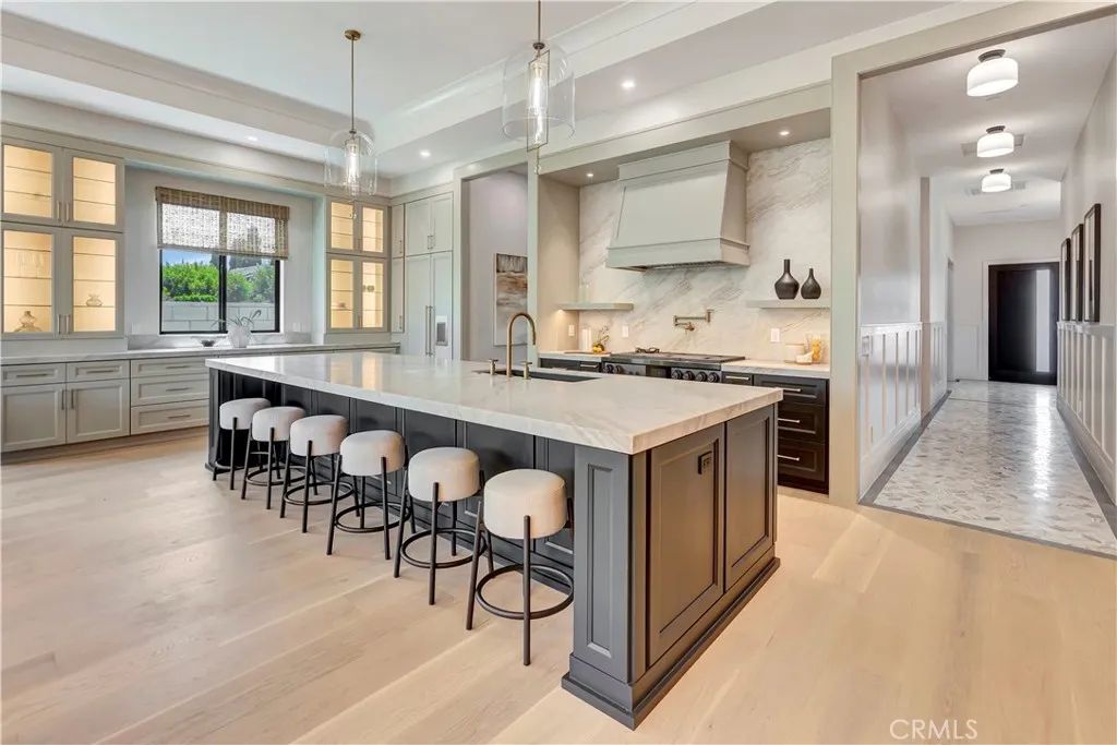 15362 Seine Cir., Irvine, CA 92604