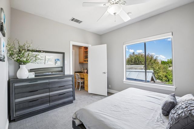 5910 Travis Woods CV, Austin, TX 78734