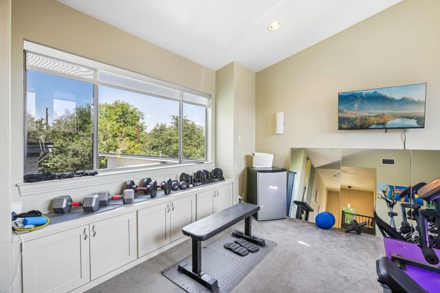 5910 Travis Woods CV, Austin, TX 78734