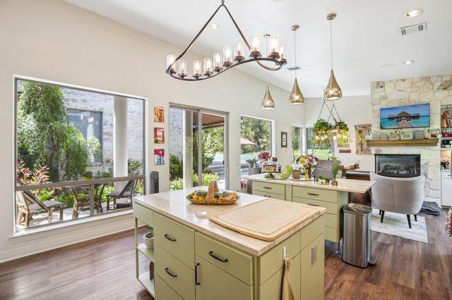 5910 Travis Woods CV, Austin, TX 78734