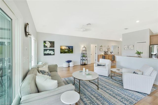 2130 Sunset CIR, Sanibel, FL 33957