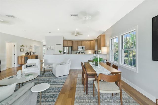 2130 Sunset CIR, Sanibel, FL 33957