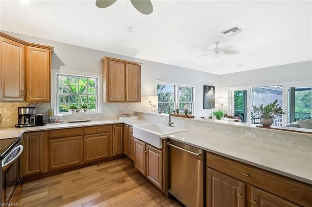 2130 Sunset CIR, Sanibel, FL 33957