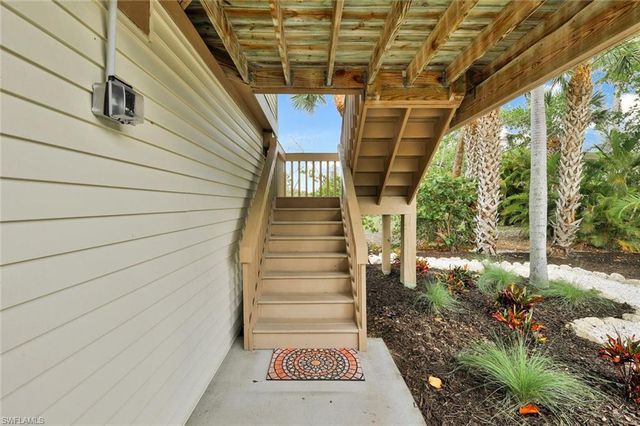2130 Sunset CIR, Sanibel, FL 33957