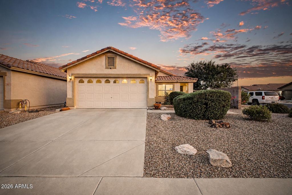 667 W KINGMAN Loop, Casa Grande, AZ 85122 — exterior