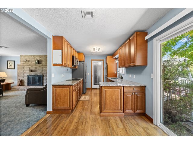 1627 SOUTHGATE Way, Grants Pass, OR 97527