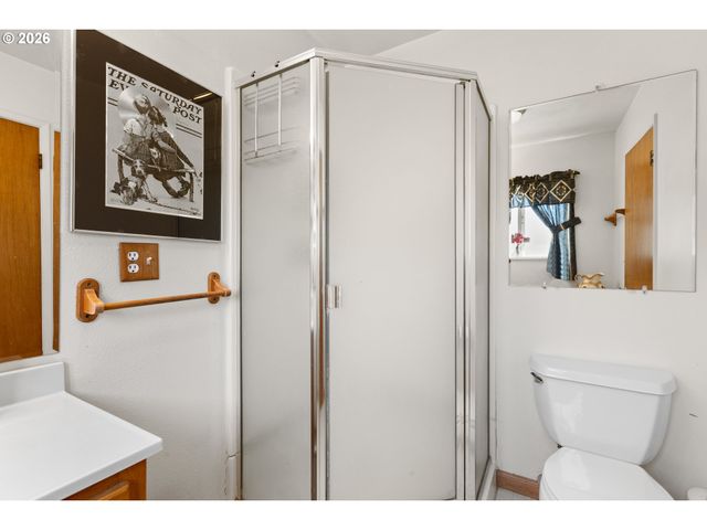 1627 SOUTHGATE Way, Grants Pass, OR 97527