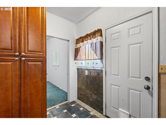 1627 SOUTHGATE Way, Grants Pass, OR 97527