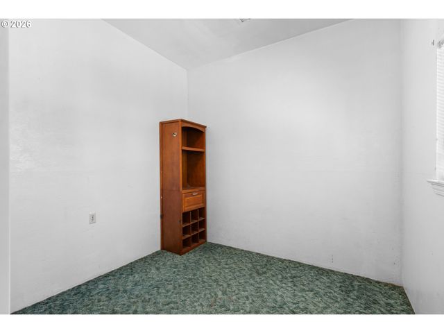 1627 SOUTHGATE Way, Grants Pass, OR 97527