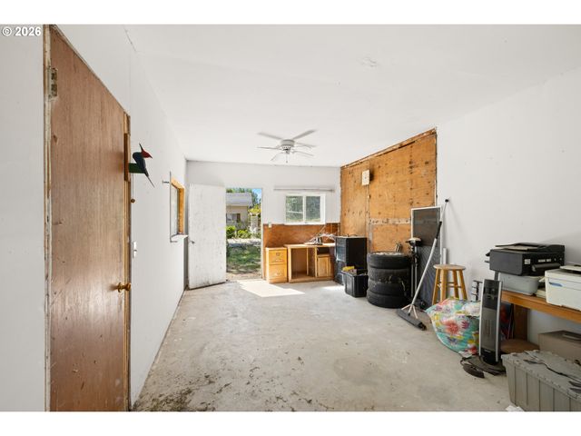 1627 SOUTHGATE Way, Grants Pass, OR 97527