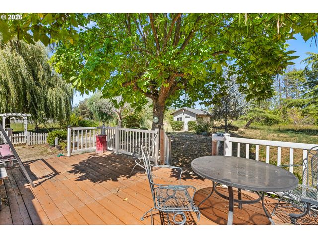 1627 SOUTHGATE Way, Grants Pass, OR 97527