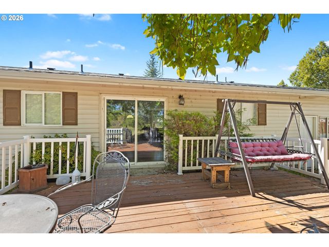 1627 SOUTHGATE Way, Grants Pass, OR 97527