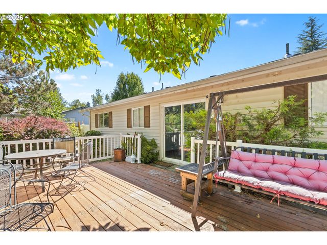 1627 SOUTHGATE Way, Grants Pass, OR 97527
