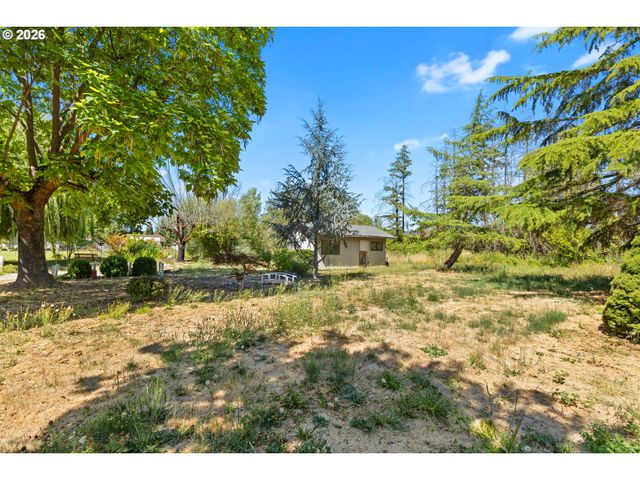 1627 SOUTHGATE Way, Grants Pass, OR 97527