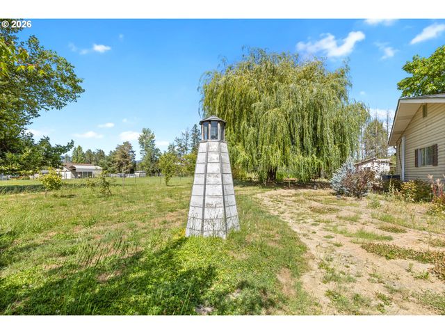 1627 SOUTHGATE Way, Grants Pass, OR 97527