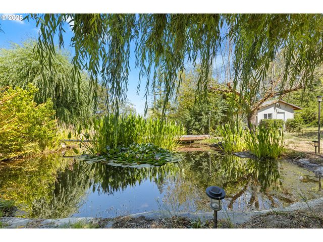 1627 SOUTHGATE Way, Grants Pass, OR 97527