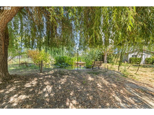 1627 SOUTHGATE Way, Grants Pass, OR 97527