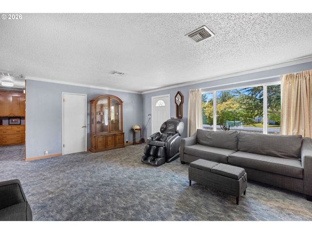 1627 SOUTHGATE Way, Grants Pass, OR 97527