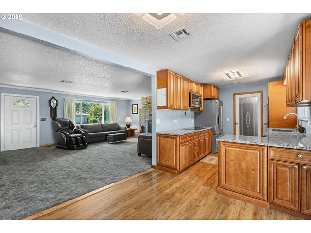 1627 SOUTHGATE Way, Grants Pass, OR 97527
