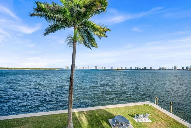 100 Paradise Harbour Boulevard 304, North Palm Beach, FL 33408