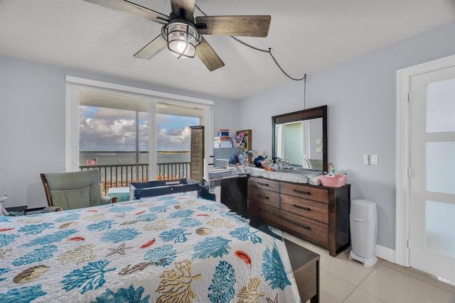 100 Paradise Harbour Boulevard 304, North Palm Beach, FL 33408