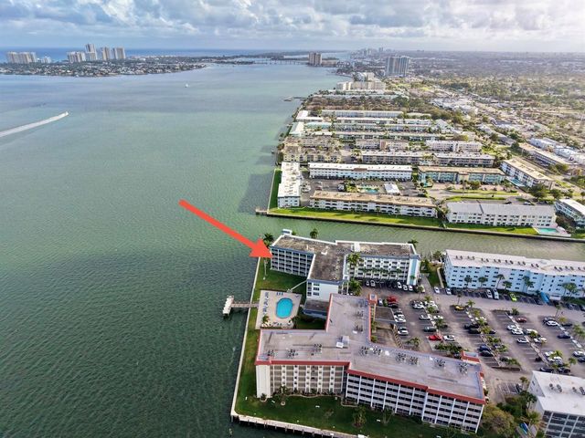 100 Paradise Harbour Boulevard 304, North Palm Beach, FL 33408