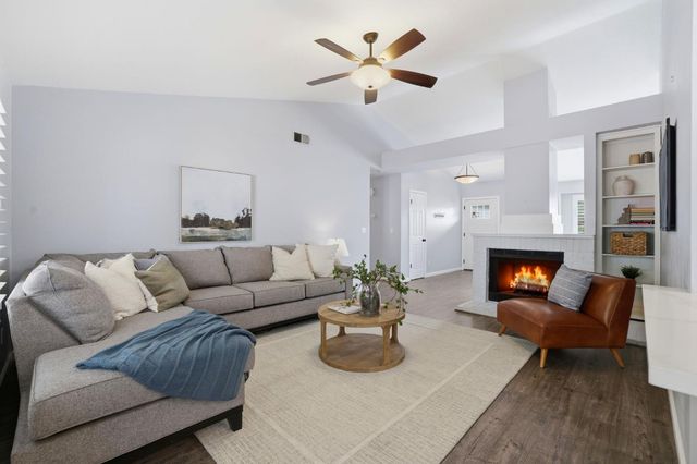 6801 Paseo Del Sol Way, Elk Grove, CA 95758