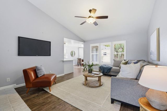 6801 Paseo Del Sol Way, Elk Grove, CA 95758