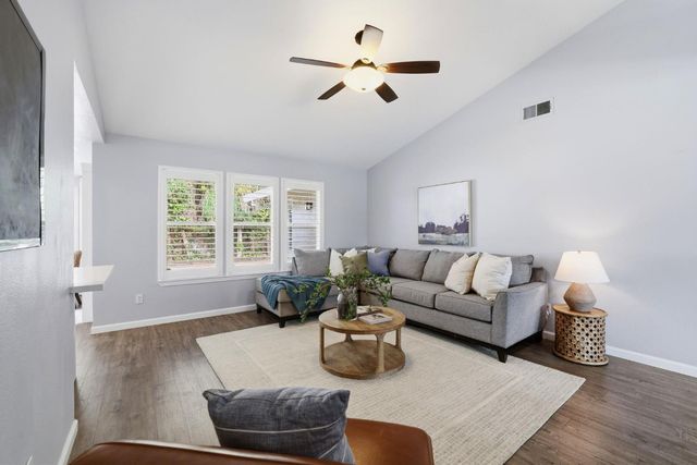 6801 Paseo Del Sol Way, Elk Grove, CA 95758