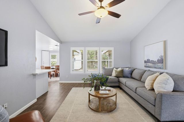 6801 Paseo Del Sol Way, Elk Grove, CA 95758