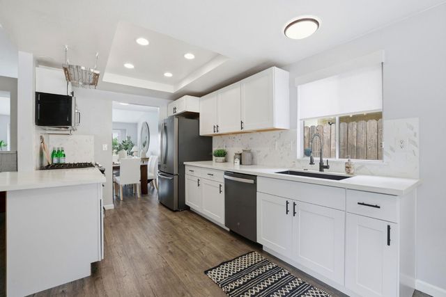 6801 Paseo Del Sol Way, Elk Grove, CA 95758