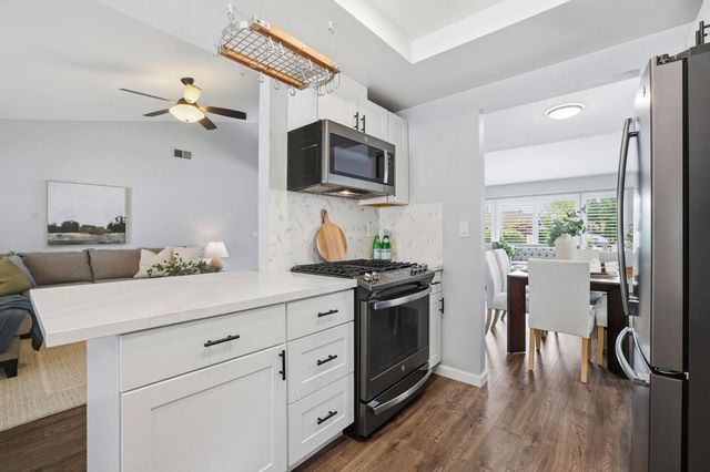 6801 Paseo Del Sol Way, Elk Grove, CA 95758