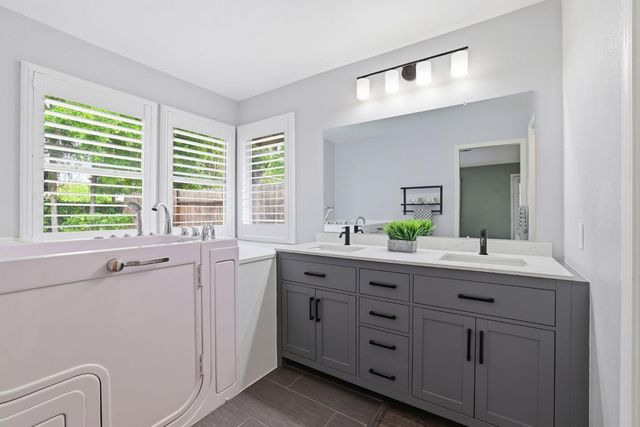 6801 Paseo Del Sol Way, Elk Grove, CA 95758