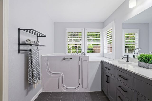 6801 Paseo Del Sol Way, Elk Grove, CA 95758