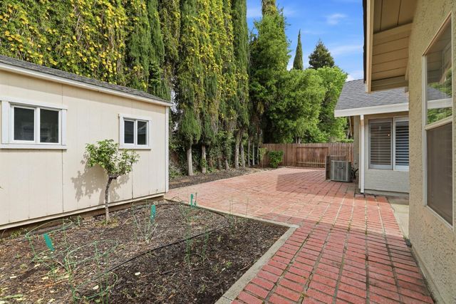 6801 Paseo Del Sol Way, Elk Grove, CA 95758