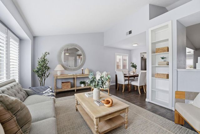 6801 Paseo Del Sol Way, Elk Grove, CA 95758