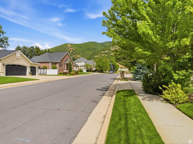 2808 E 3025 N, Layton, UT 84040