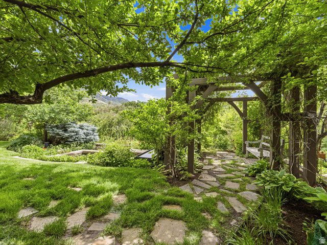 2808 E 3025 N, Layton, UT 84040