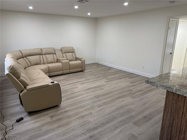 8410 Eldora Avenue 2067, Las Vegas, NV 89117