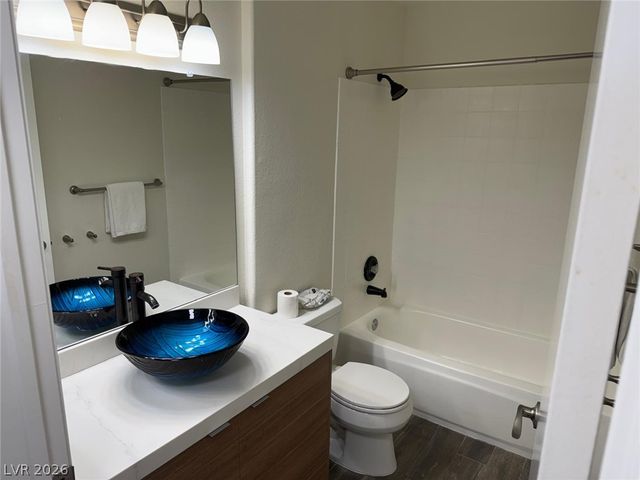 8410 Eldora Avenue 2067, Las Vegas, NV 89117