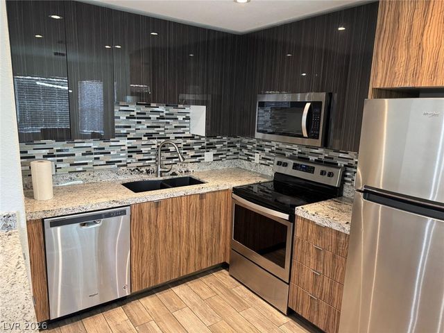 8410 Eldora Avenue 2067, Las Vegas, NV 89117