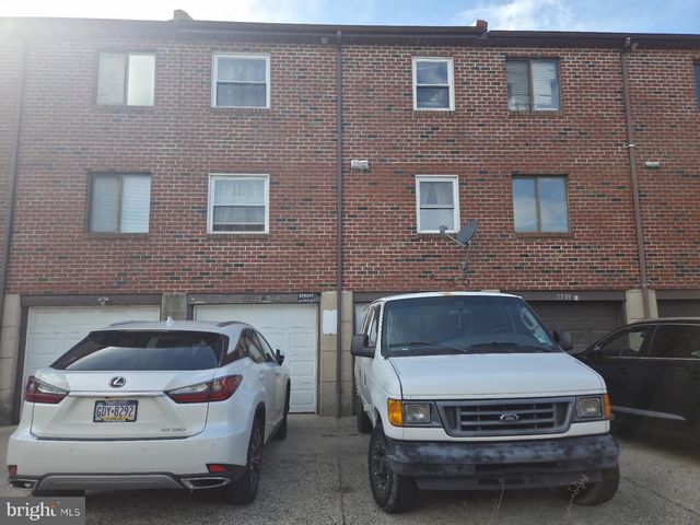 7737 OXFORD AVE, Philadelphia, PA 19111