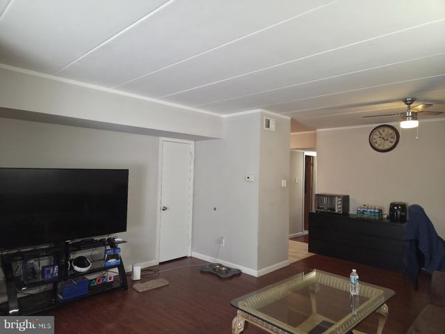 7737 OXFORD AVE, Philadelphia, PA 19111