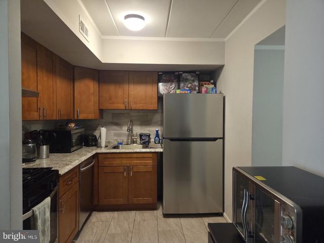 7737 OXFORD AVE, Philadelphia, PA 19111
